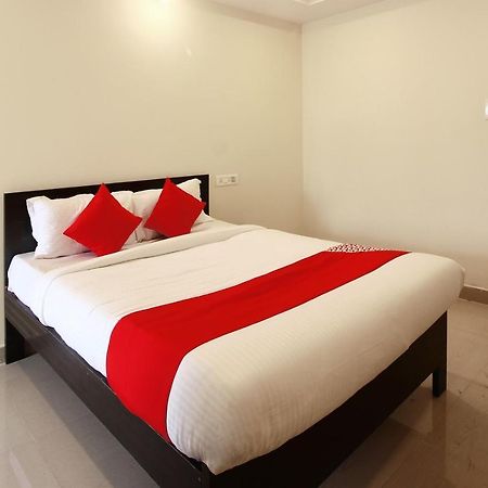 Oyo Sri Vinayaka Grand Otel Shamshabad Dış mekan fotoğraf