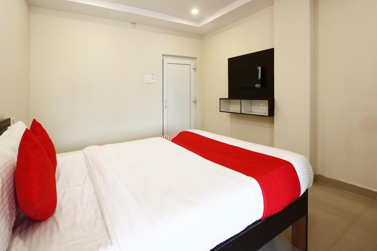 Oyo Sri Vinayaka Grand Otel Shamshabad Dış mekan fotoğraf