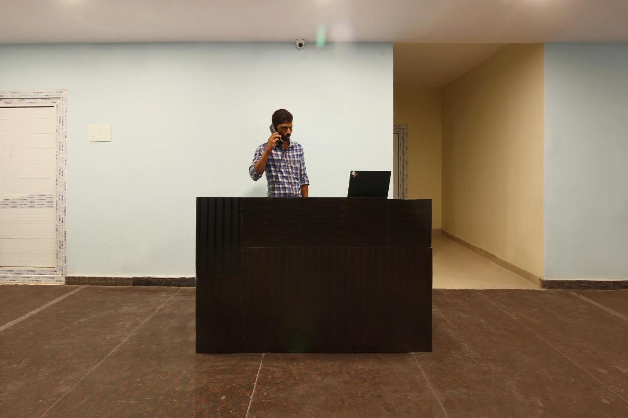 Oyo Sri Vinayaka Grand Otel Shamshabad Dış mekan fotoğraf