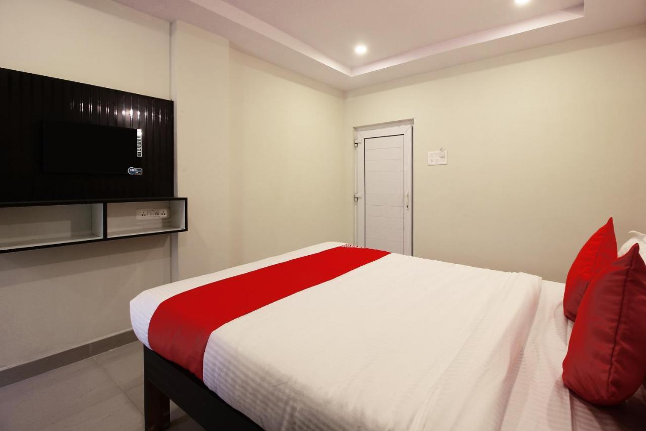 Oyo Sri Vinayaka Grand Otel Shamshabad Dış mekan fotoğraf