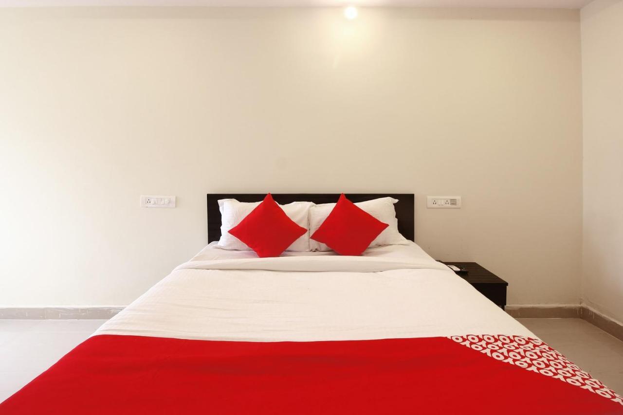 Oyo Sri Vinayaka Grand Otel Shamshabad Dış mekan fotoğraf
