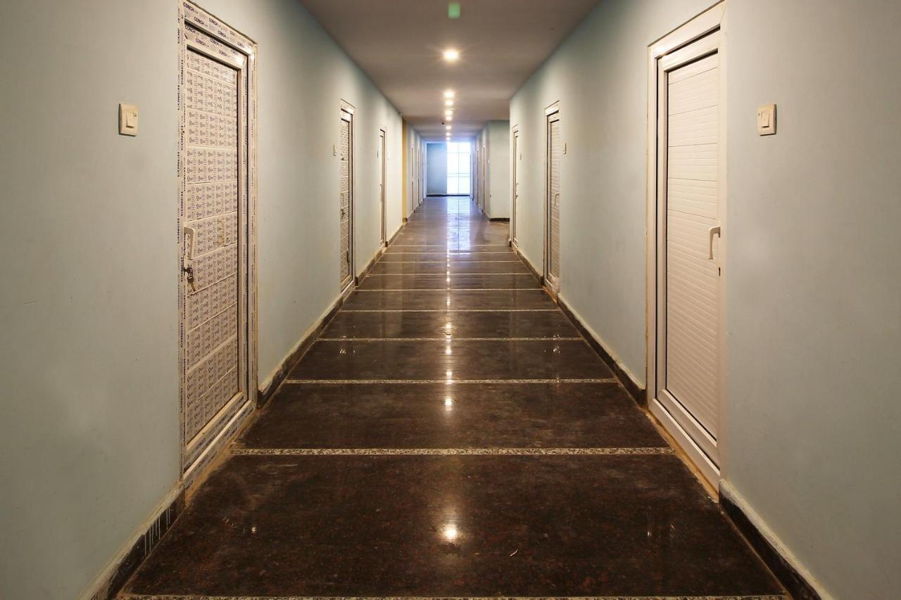 Oyo Sri Vinayaka Grand Otel Shamshabad Dış mekan fotoğraf