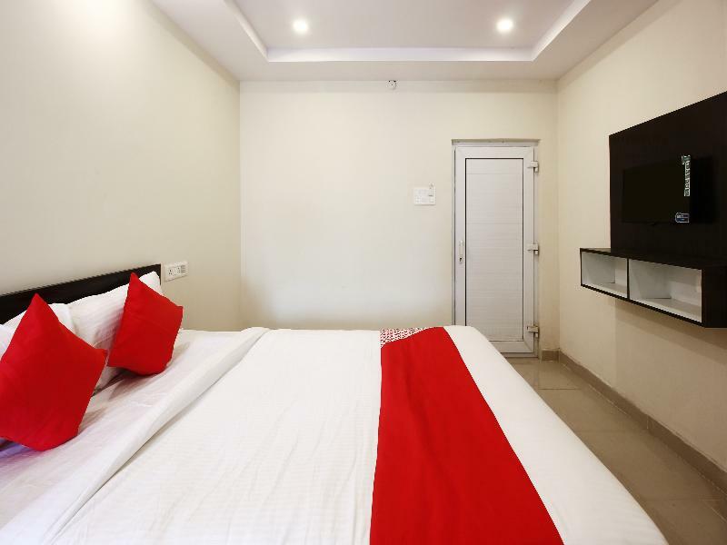 Oyo Sri Vinayaka Grand Otel Shamshabad Dış mekan fotoğraf